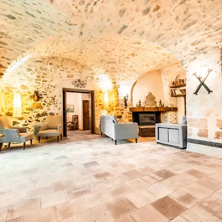 Mas De Thesee Piscine & 12 Ha Prives *