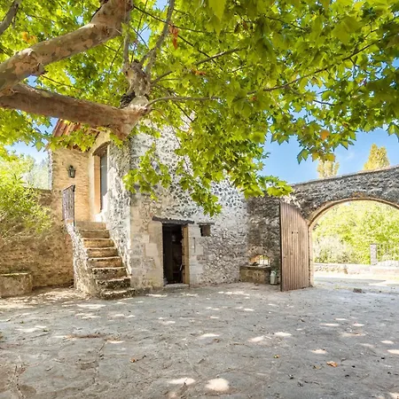 Semesterbostad Mas De Thesee Piscine & 12 Ha Prives