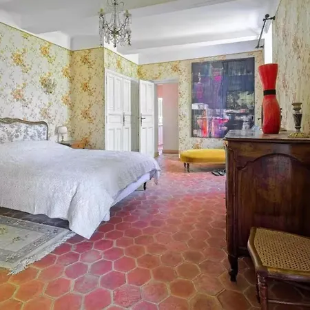 Mas De Thesee Piscine & 12 Ha Prives Reillanne